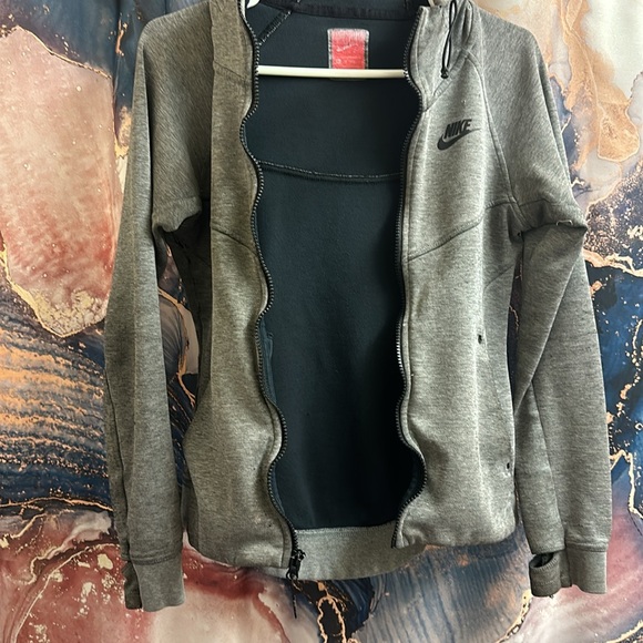 Gray Nike tech hoodie - Picture 13 of 15